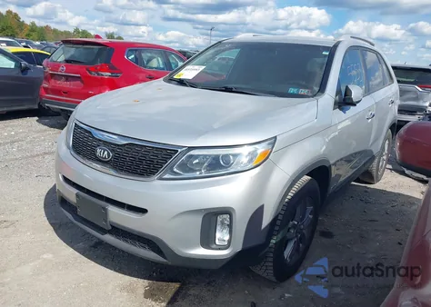 2015 Kia Sorento Lx z USA, uszkodzony, nr VIN 5XYKTCA63FG570727
